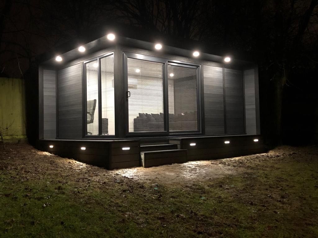 Milton Keynes Garden Room Being Used As Quite Retreat Outside Shot Milton Keynes Garden Room Being Used As Quite Retreat Outside Shot